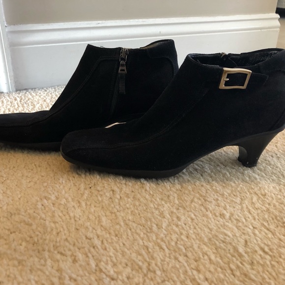 Prada boots - Picture 1 of 4